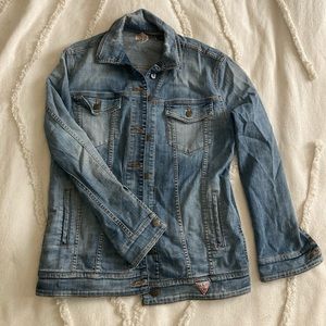 Boyfriend fit GUESS denim jacket